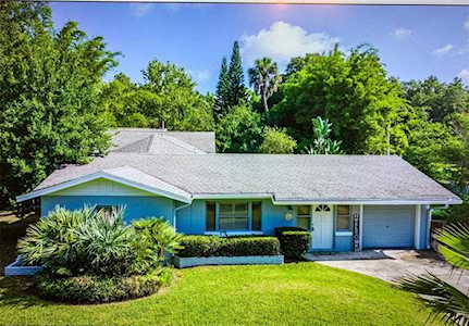 715 E 1st Ave Mount Dora, FL 32757