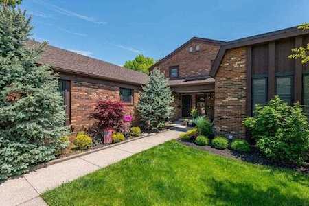 4294 Chaucer Lane Columbus, OH 43220