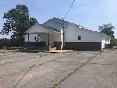 7045 Flat Creek Rd W College Grove, TN 37046