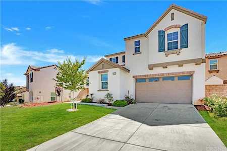29060 N West Hills Dr Valencia, CA 91354