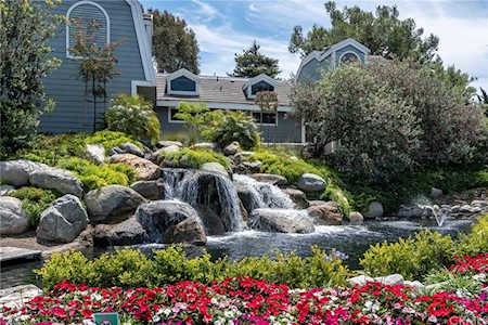 8162 Cape Hope Circle #202 Huntington Beach, CA 92646