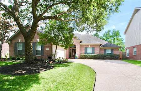 2920 Autumn Creek Dr Friendswood, TX 77546