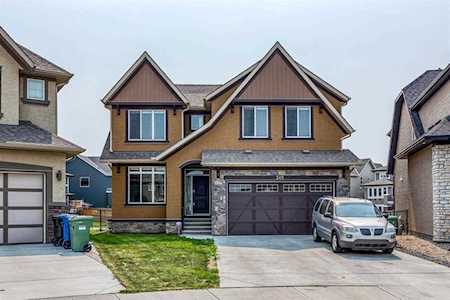 345 Marquis Landing SE Calgary, AB T3M 2H4