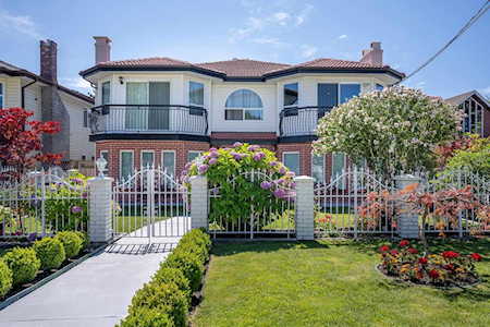 3850 Fir Street Burnaby, BC V5G 2A7