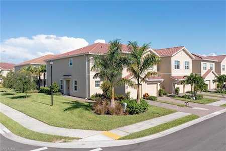 2643 Blossom Way Naples, FL 34120