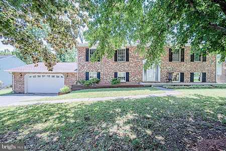 2915 Montclair Dr Ellicott City, MD 21043