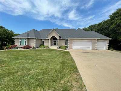 612 NW Cliffside Ct Lees Summit, MO 64081