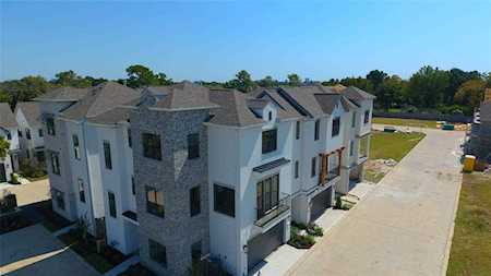 1738 Ojeman Point Ln Houston, TX 77055