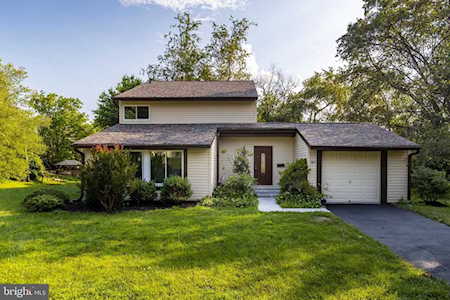 15811 Perkins Ln Bowie, MD 20716