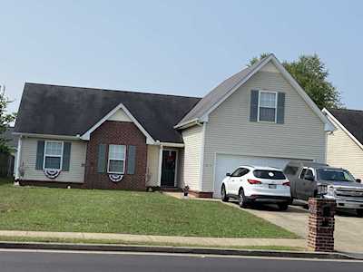 1619 Saint Andrews Drive Murfreesboro, TN 37128