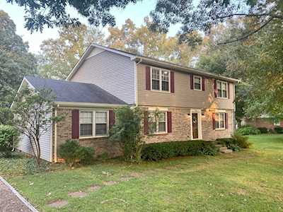 704 Wanda Ln Tullahoma, TN 37388