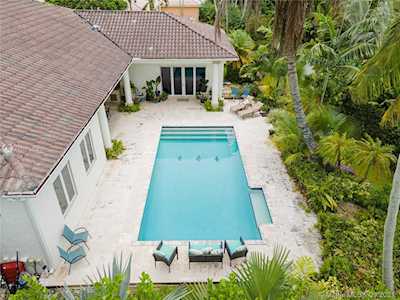 11109 SW 78 Ave Pinecrest, FL 33156