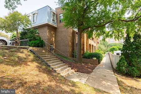 1761 Hayes St #1 Arlington, VA 22202