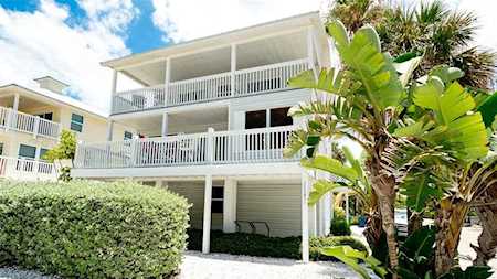 1107 Gulf Dr S Bradenton Beach, FL 34217