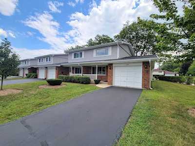 108 Wiltshire Ct Schaumburg, IL 60193
