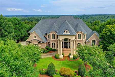 2010 Leadenhall St Johns Creek, GA 30022