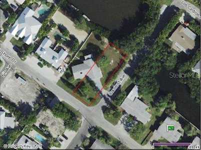 402 North Shore Dr Anna Maria, FL 34216