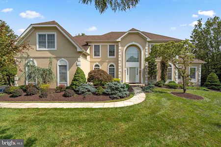 10204 Lakestone Place Rockville, MD 20850