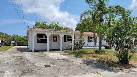 529 E Boyer St Tarpon Springs, FL 34689