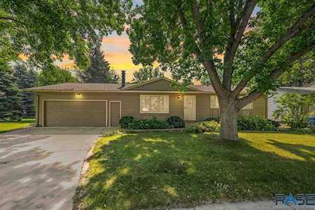 3700 S Morrow Dr Sioux Falls, SD 57106
