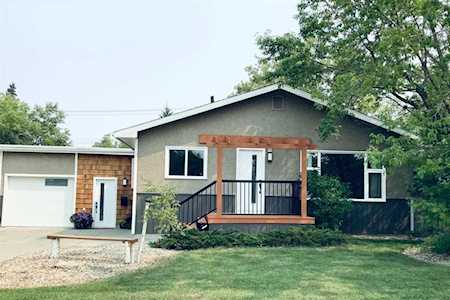 8903 100 St Grande Prairie, AB T8V 3H9