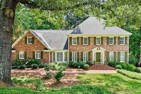 135 Treadwick Dr Sandy Springs, GA 30350