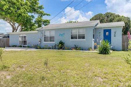 700 Suncrest Dr Nokomis, FL 34275