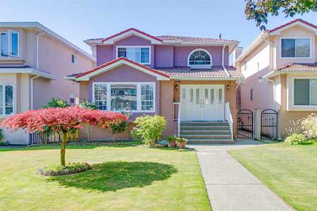 3898 Pine Street Burnaby, BC V5G 1Z2