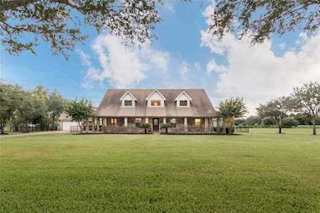 2121 Austin St League City, TX 77573