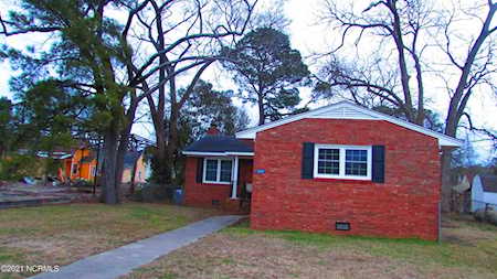 209 S Center Street Mount Olive, NC 28365