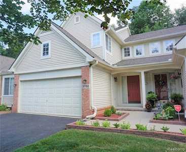 37162 Amhurst Dr Westland, MI 48185