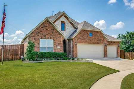 4713 Labrador Court Fort Worth, TX 76262