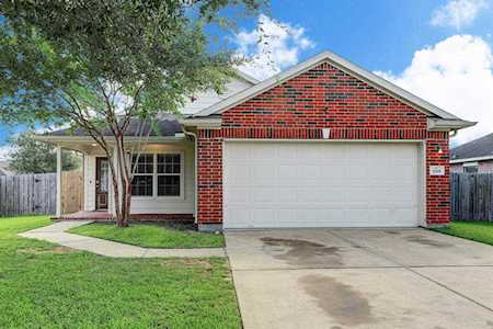 7019 Crescent Moon Dr Hitchcock, TX 77563