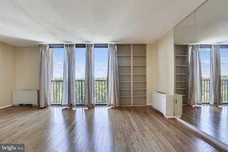 4242 East West Hwy #1017 Chevy Chase, MD 20815