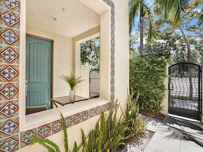 2825 W Edinger Ave Santa Ana, CA 92704