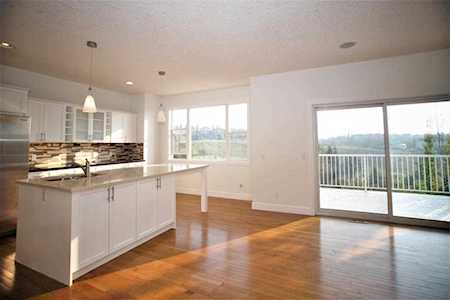 209 Royal Elm Rd NW Calgary, AB T3G 5V9