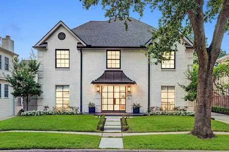 2818 Wroxton Rd West University Place, TX 77005