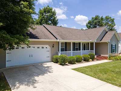 172 Prosperity Dr Baxter, TN 38544