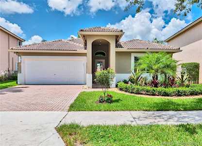 16440 Ruby Lk Weston, FL 33331