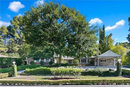 17942 Karen Dr Encino, CA 91316