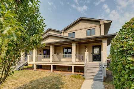 4339 2 St NW Calgary, AB T2K 0Z2