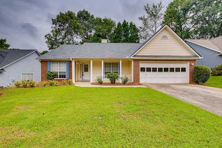 4595 English Oaks Ln NW Lilburn, GA 30047