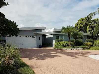 428 22nd St Belleair Beach, FL 33786
