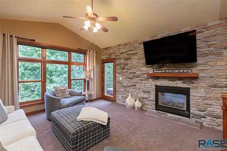 2205 E Byrum Cir Brandon, SD 57005