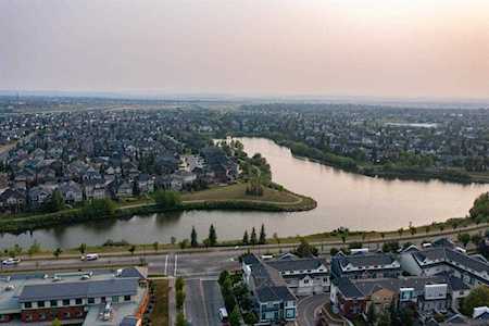 217 Mckenzie Towne Link SE Calgary, AB T2Z 1C9