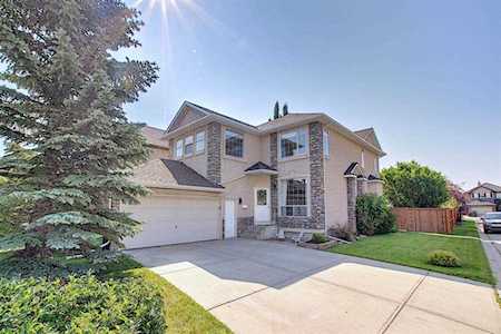 27 Strathlea Close SW Calgary, AB T3H 5C6