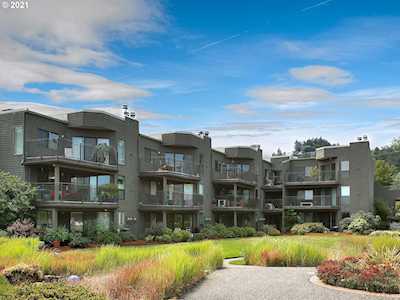 5630 S Riverside Ln #7 Portland, OR 97239