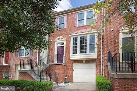 2022 Madrillon Springs Ct Vienna, VA 22182