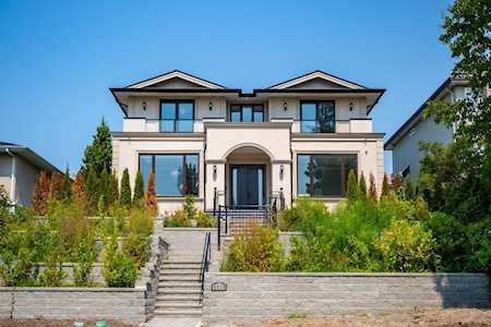4519 Carson Street Burnaby, BC V5J 2Y3