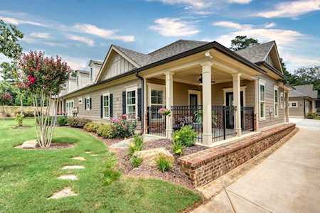 86 Cedarcrest Village Ln Acworth, GA 30101